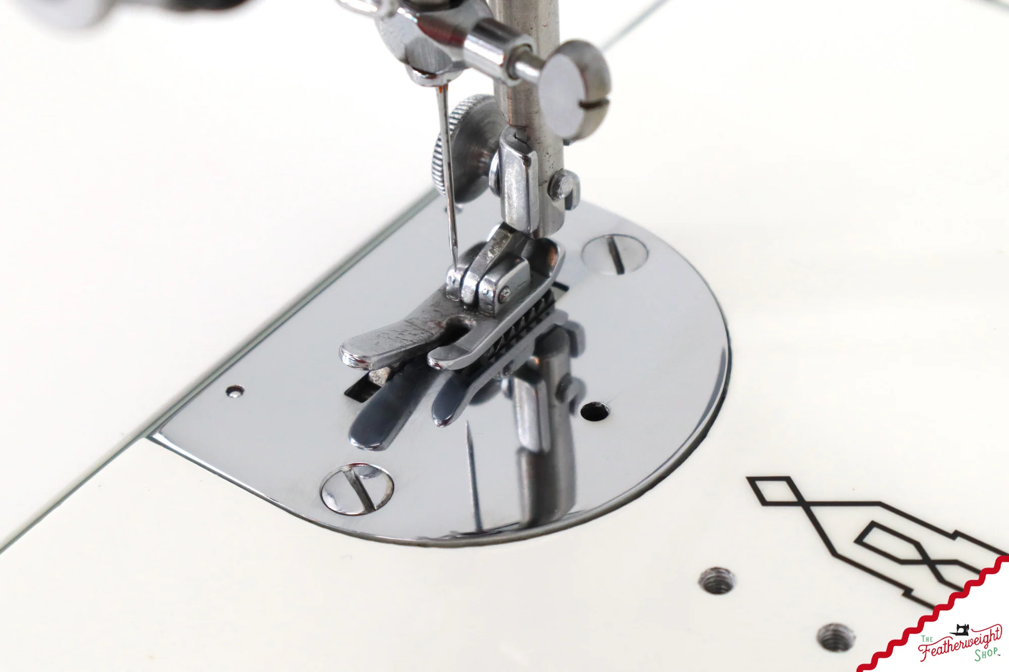 Singer Featherweight 221K - EJ213*** - Fully Restored in White - Image 11