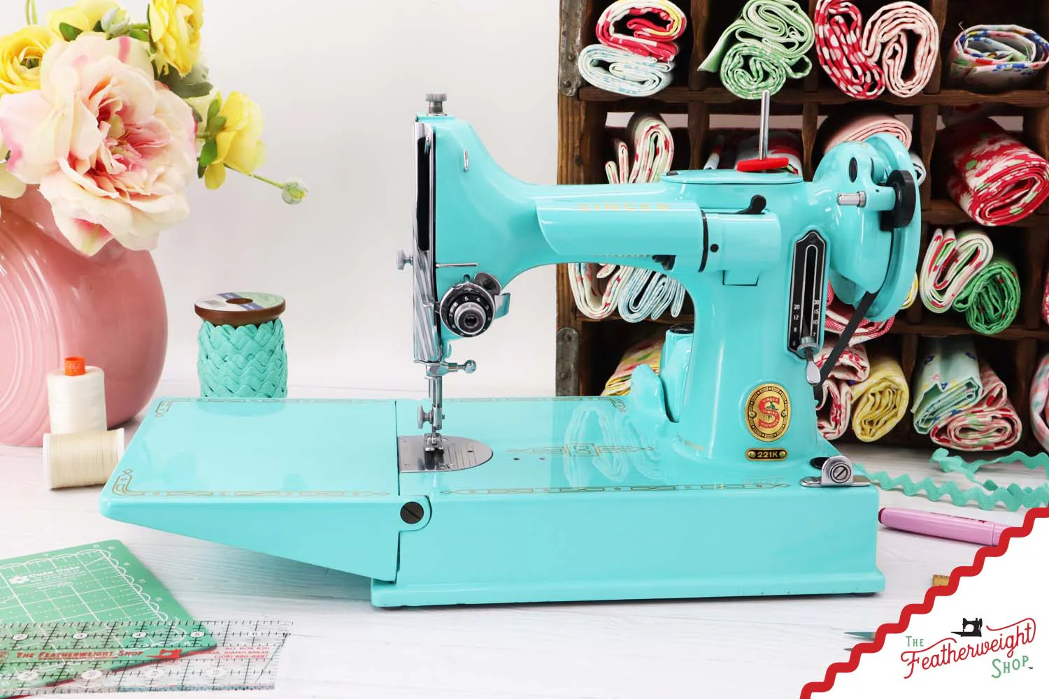 Singer Featherweight 221K, Red 'S', ES1719** - Fully Restored in Tiffany Blue - Image 2