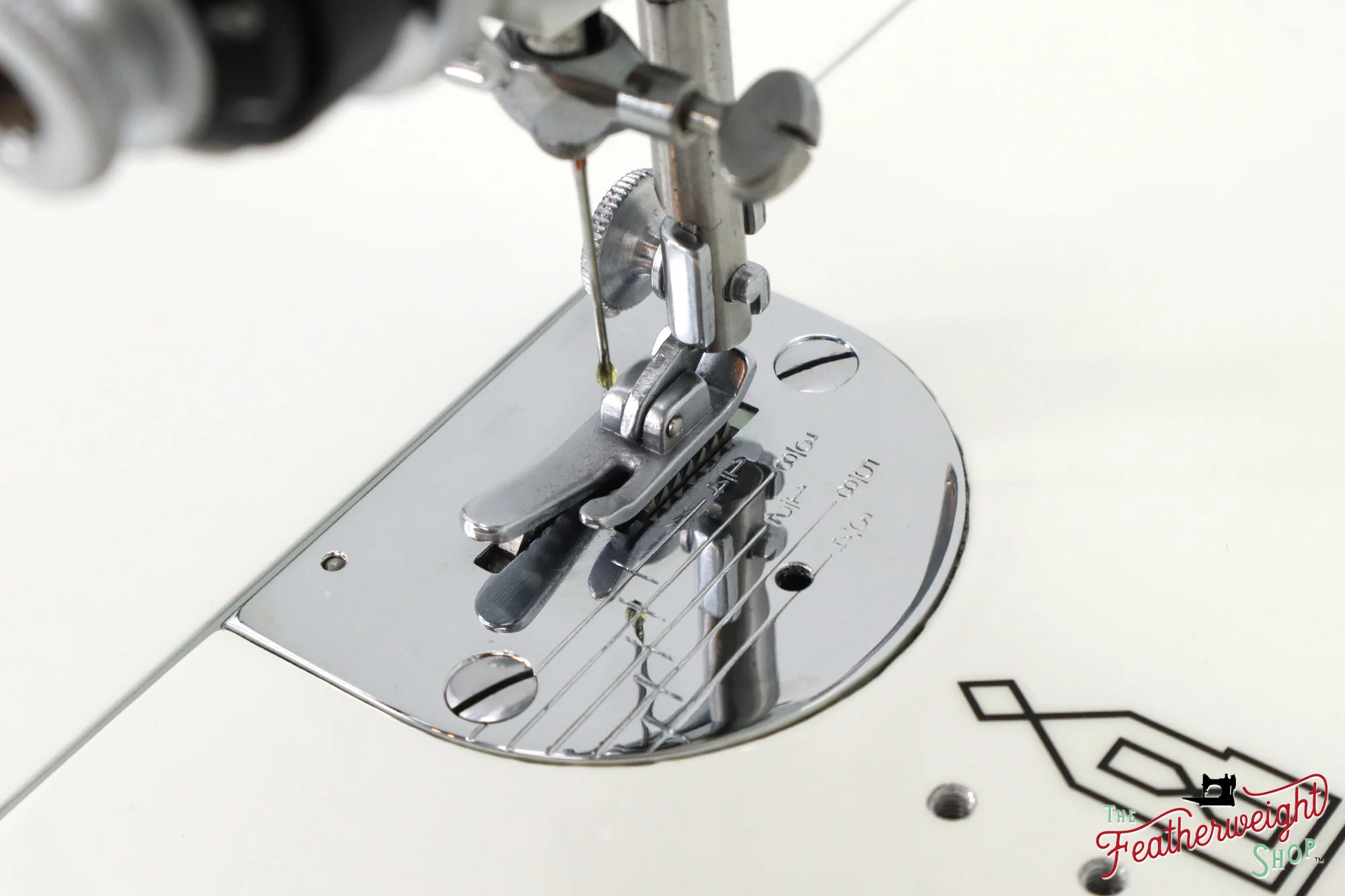Singer Featherweight 221K, Red 'S', ES2448** - Fully Restored in White - Image 15