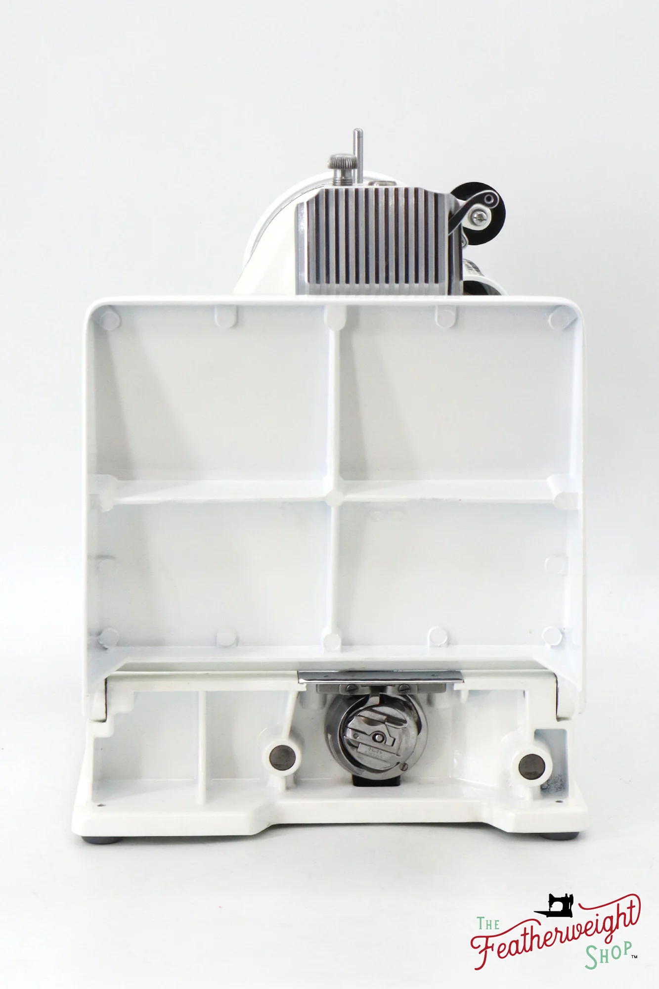 Singer Featherweight 221K, Red 'S', ES2448** - Fully Restored in White - Image 6