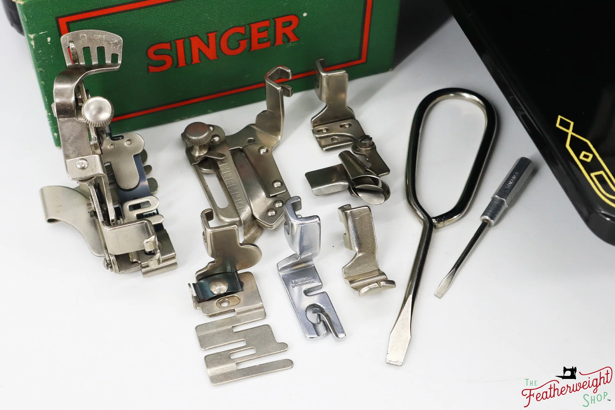 Singer Featherweight 221K Sewing Machine, 1957 - EM020*** - Image 17