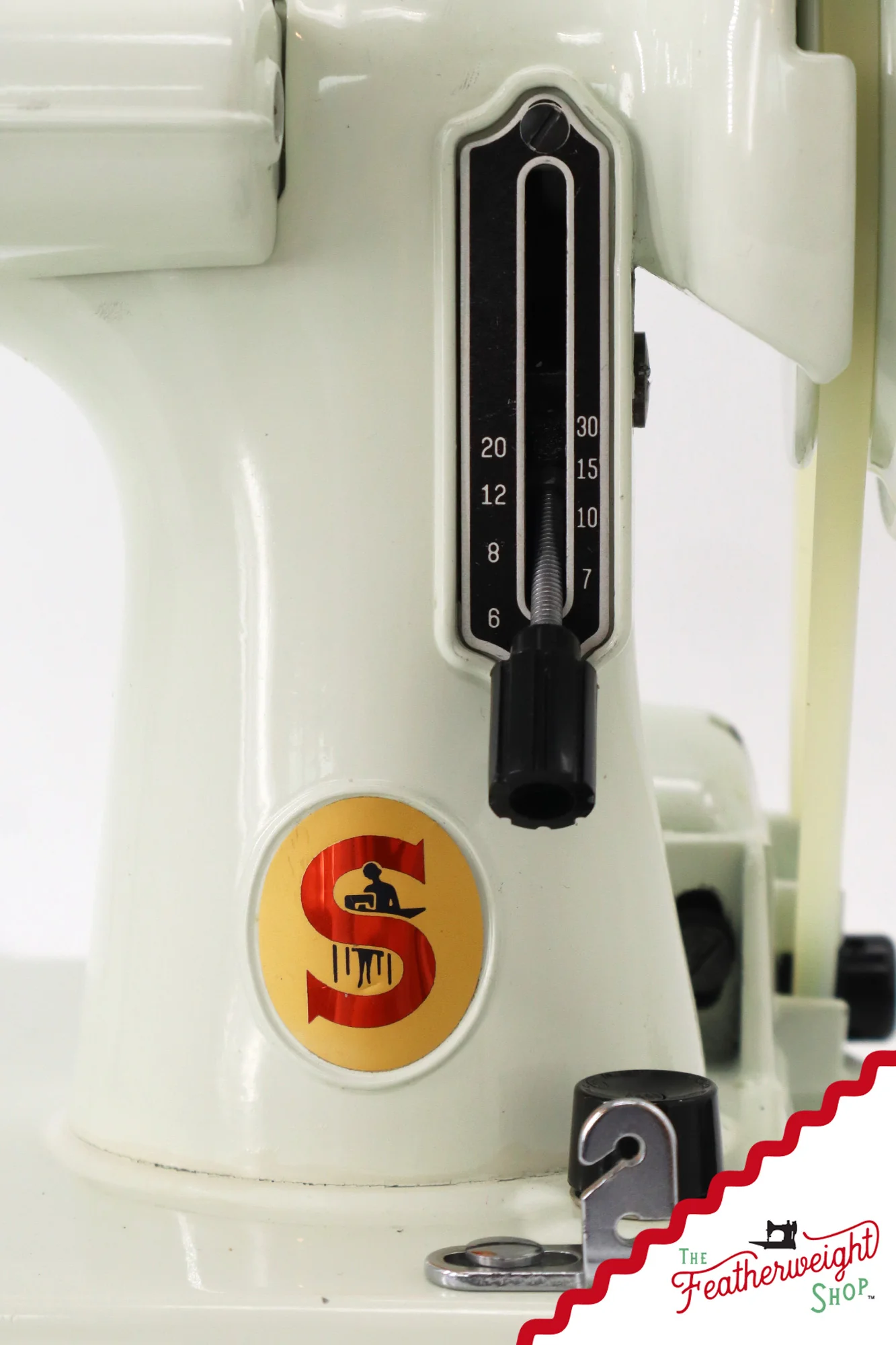 Singer Featherweight 221K Sewing Machine, British WHITE EV968*** - Image 14