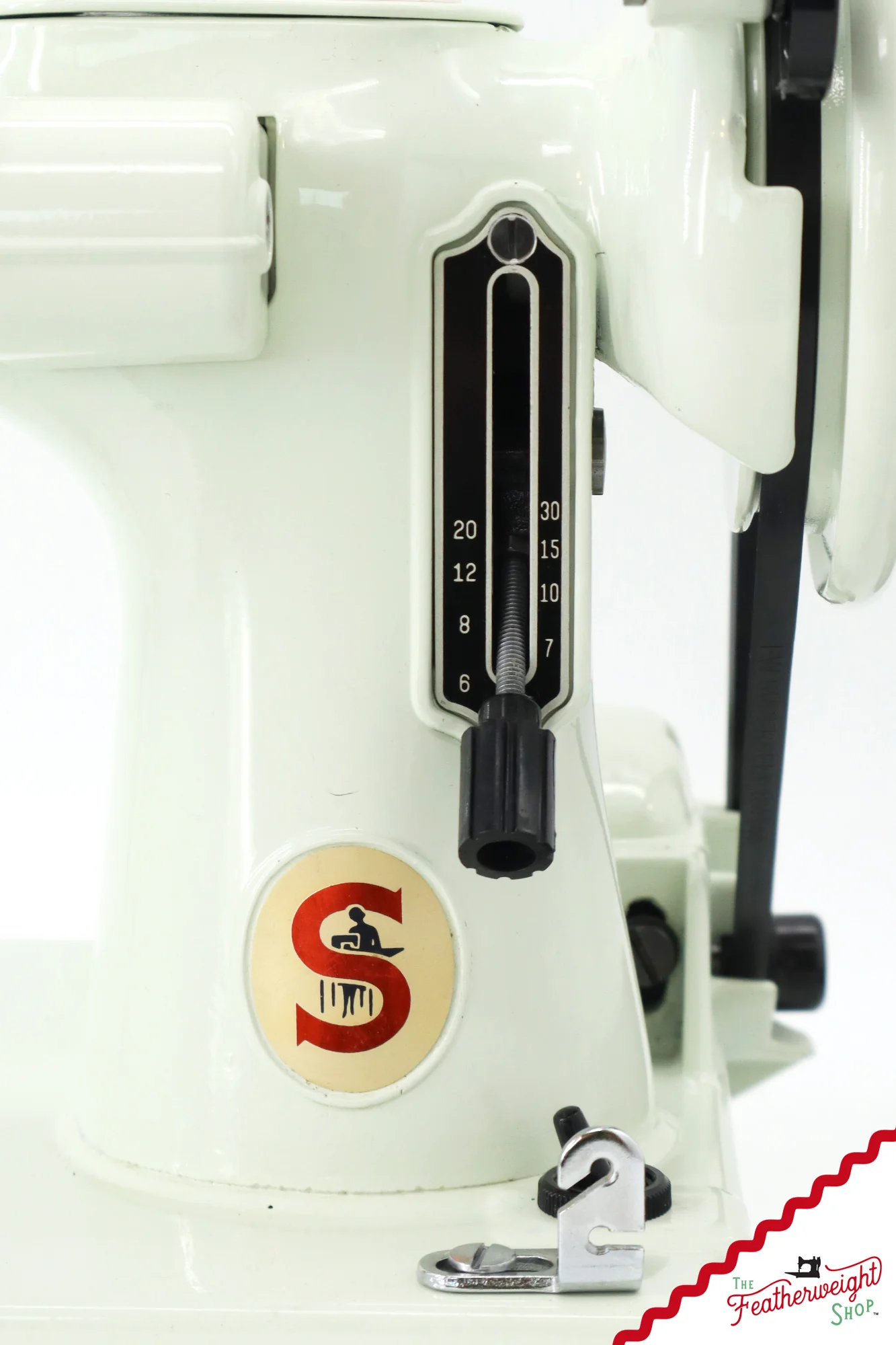 Singer Featherweight 221K Sewing Machine, British WHITE FA236*** - Image 14