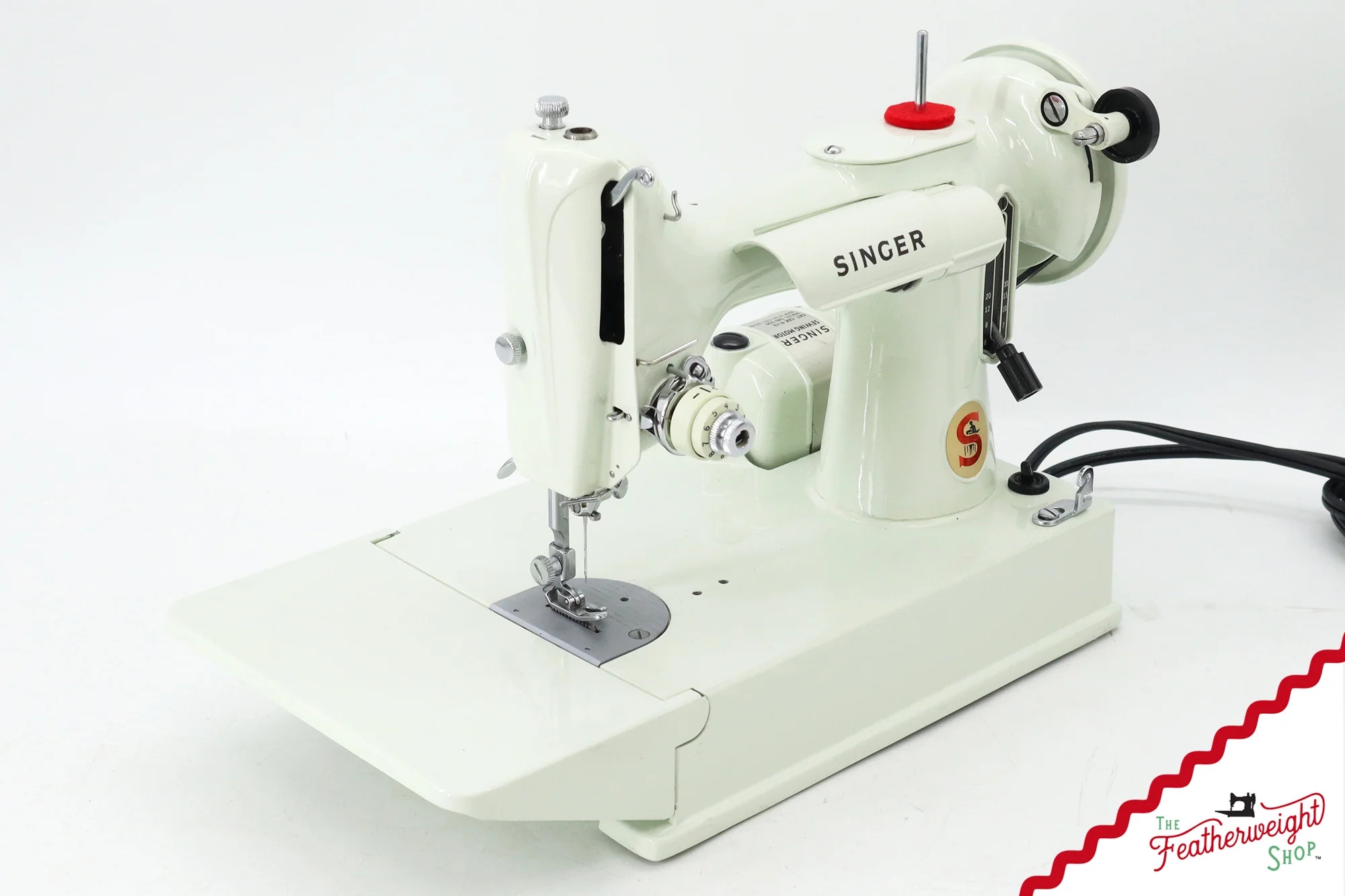 Singer Featherweight 221K Sewing Machine, British WHITE FA236*** - Image 3