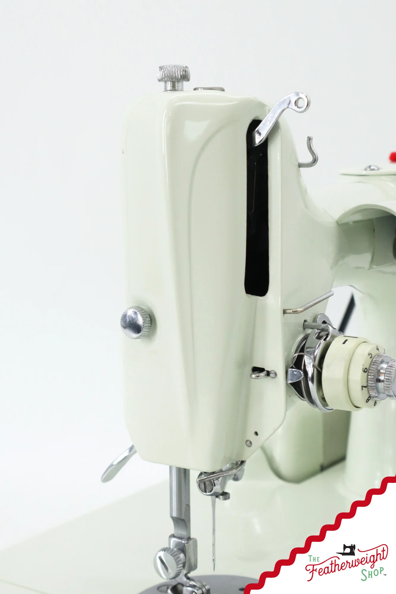 Singer Featherweight 221K Sewing Machine, British WHITE FA236*** - Image 4