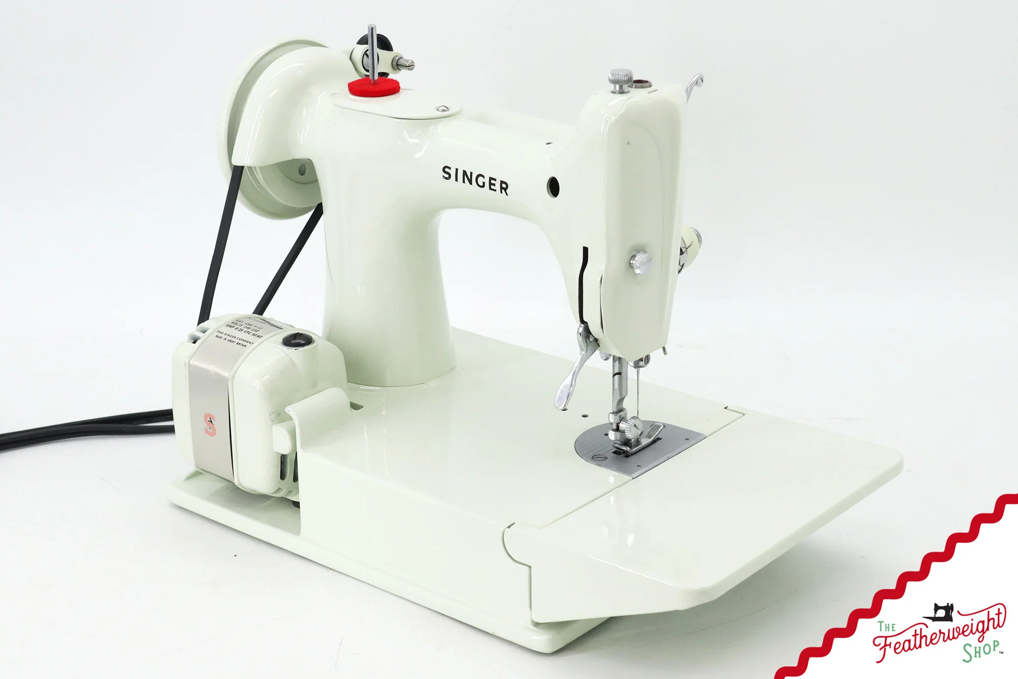 Singer Featherweight 221K Sewing Machine, British WHITE FA236*** - Image 6