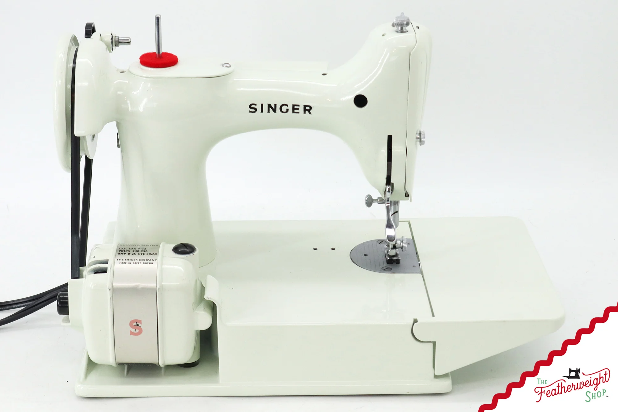 Singer Featherweight 221K Sewing Machine, British WHITE FA236*** - Image 7
