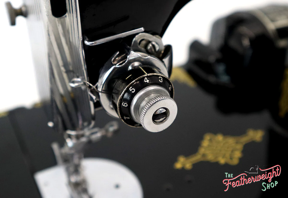Singer Featherweight 221K Sewing Machine, EG7068** - Image 12