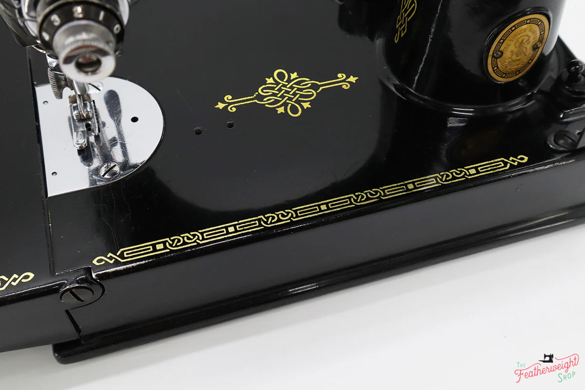 Singer Featherweight 221K Sewing Machine, EH374*** - Image 13