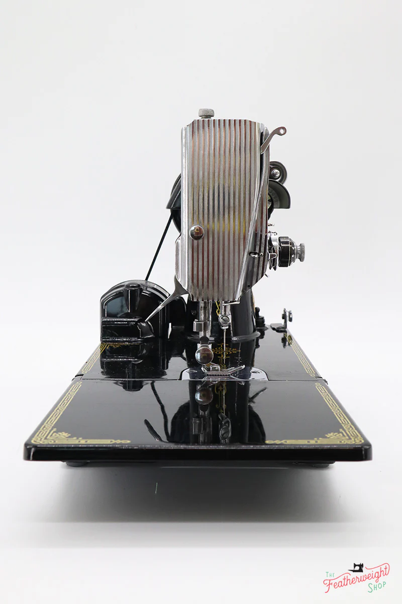 Singer Featherweight 221K Sewing Machine, EH374*** - Image 4
