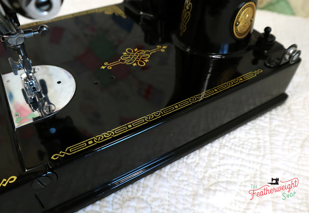 Singer Featherweight 221K Sewing Machine, EH629*** - Image 10