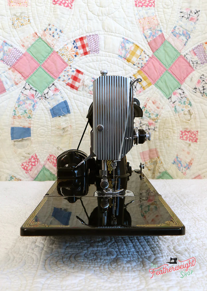 Singer Featherweight 221K Sewing Machine, EH629*** - Image 4
