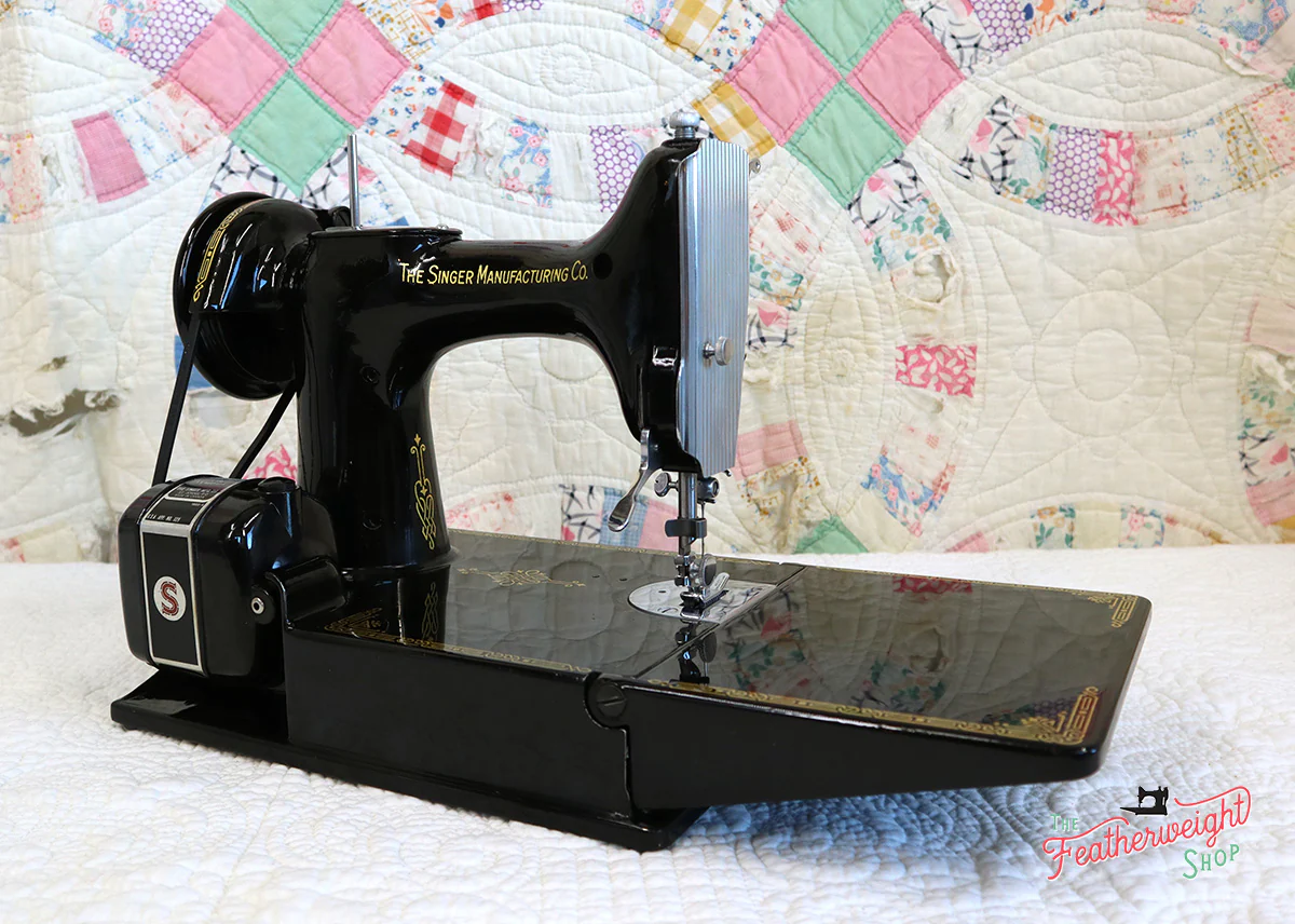 Singer Featherweight 221K Sewing Machine, EH629*** - Image 6