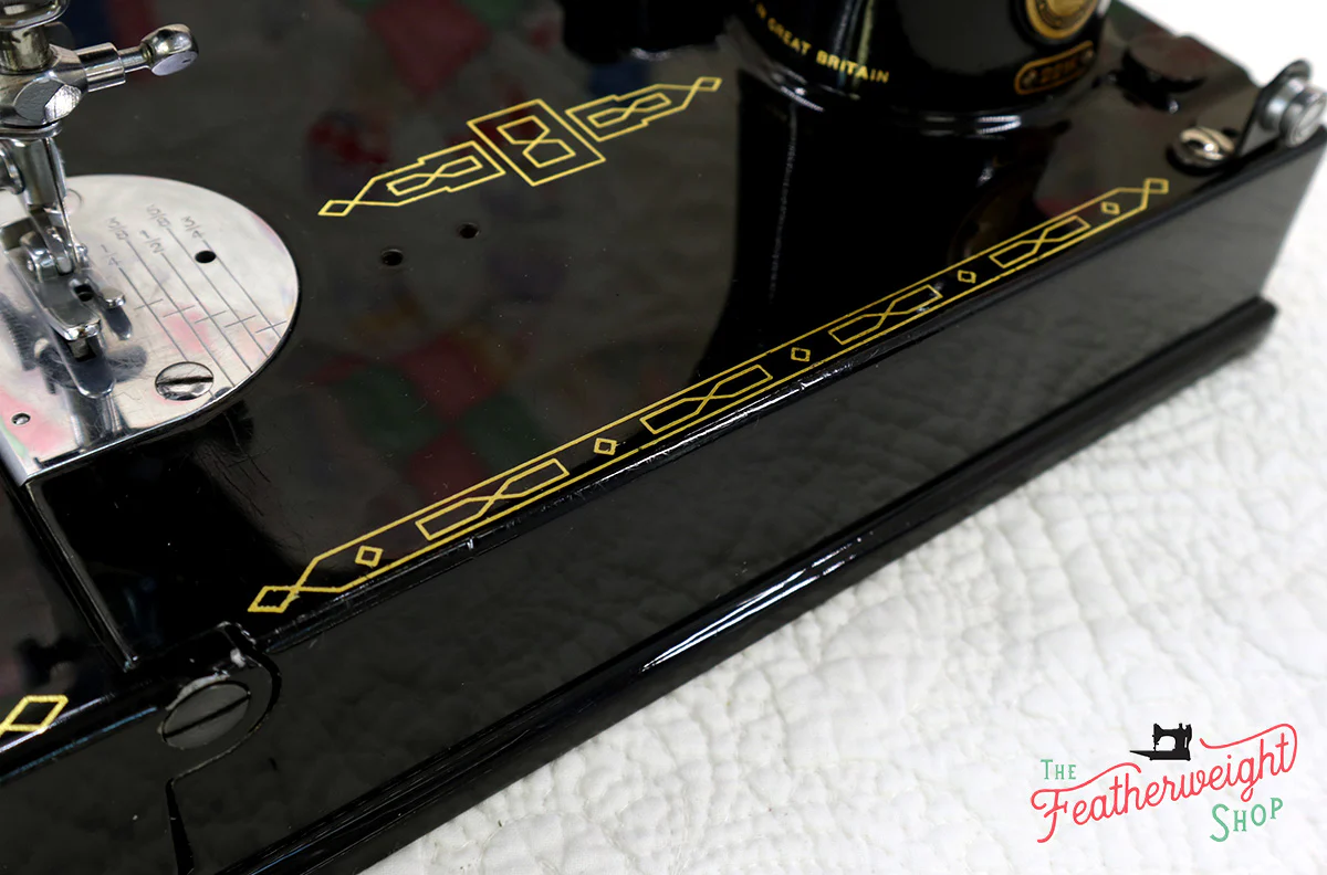 Singer Featherweight 221K Sewing Machine EL539*** - Image 10