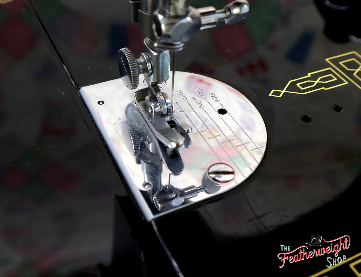 Singer Featherweight 221K Sewing Machine EL539*** - Image 14