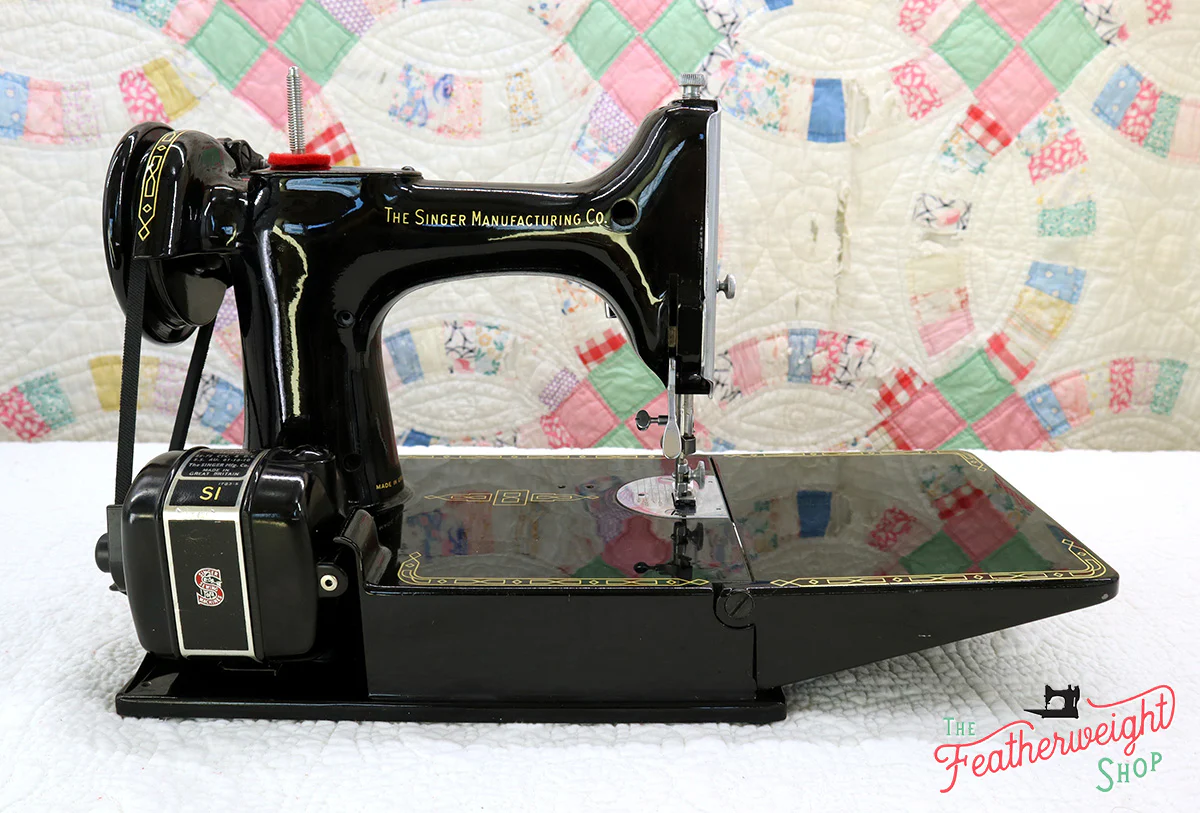 Singer Featherweight 221K Sewing Machine EL539*** - Image 7