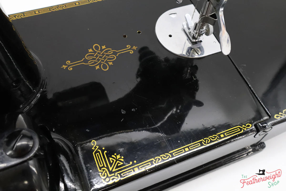 Singer Featherweight 221K Sewing Machine, French EF707*** - Image 15