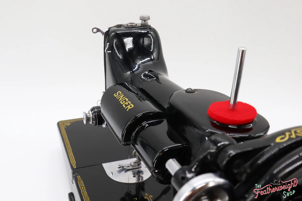 Singer Featherweight 221K Sewing Machine, French EF707*** - Image 17