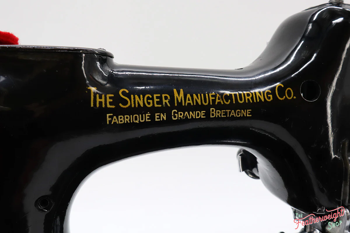 Singer Featherweight 221K Sewing Machine, French EF707*** - Image 7