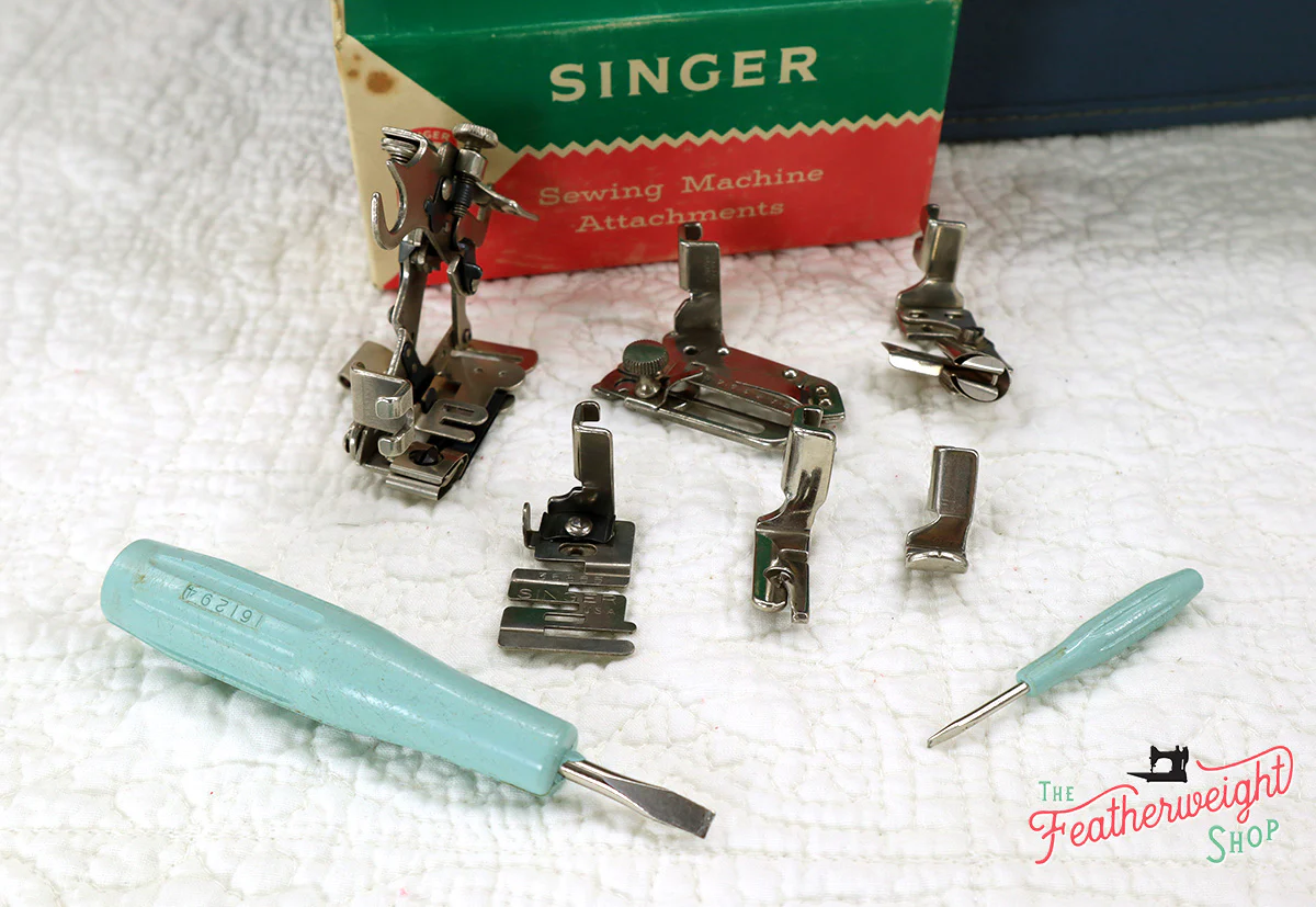 Singer Featherweight 221K Sewing Machine, WHITE EV993*** - Image 22