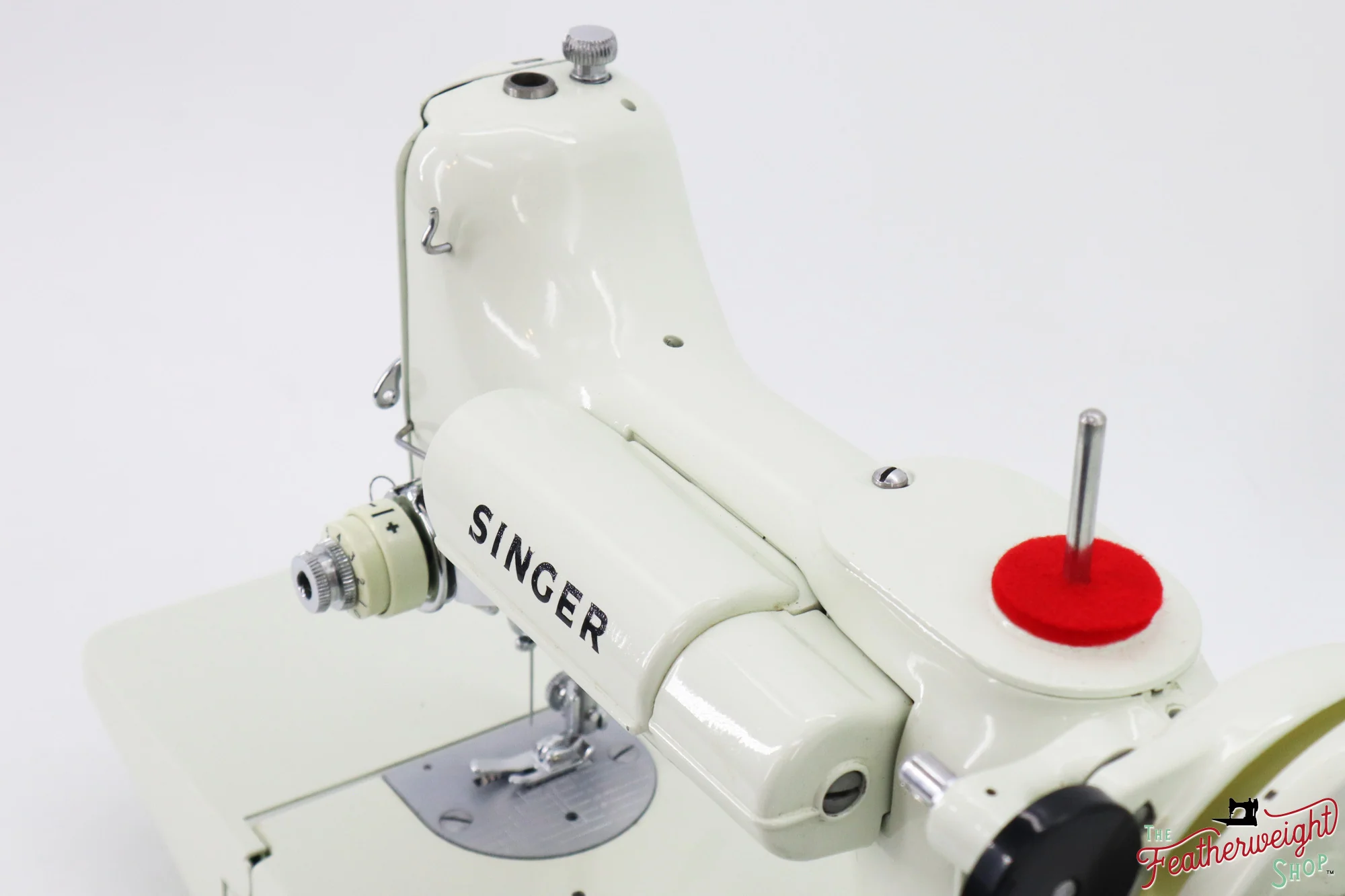 Singer Featherweight 221K Sewing Machine, WHITE FA2261** - RARE Case! - Image 10