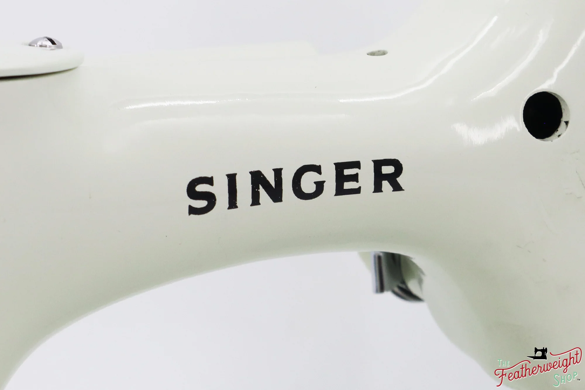 Singer Featherweight 221K Sewing Machine, WHITE FA2261** - RARE Case! - Image 11