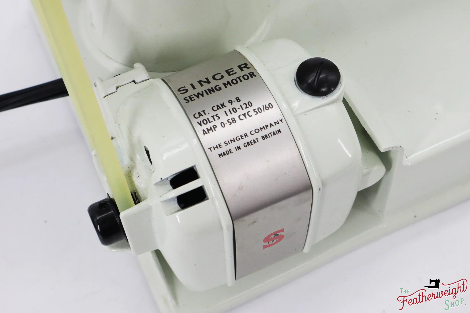 Singer Featherweight 221K Sewing Machine, WHITE FA2261** - RARE Case! - Image 16