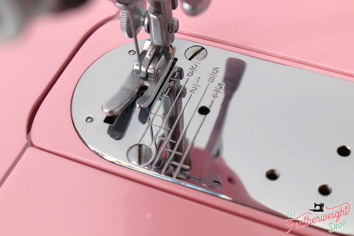 Singer Featherweight 222K - EJ6236** - Fully Restored in Pink Frosting - Image 14