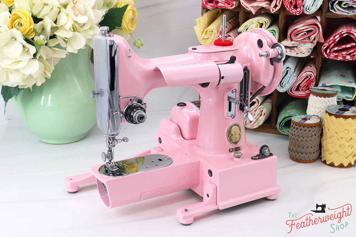 Singer Featherweight 222K - EJ6236** - Fully Restored in Pink Frosting - Image 2
