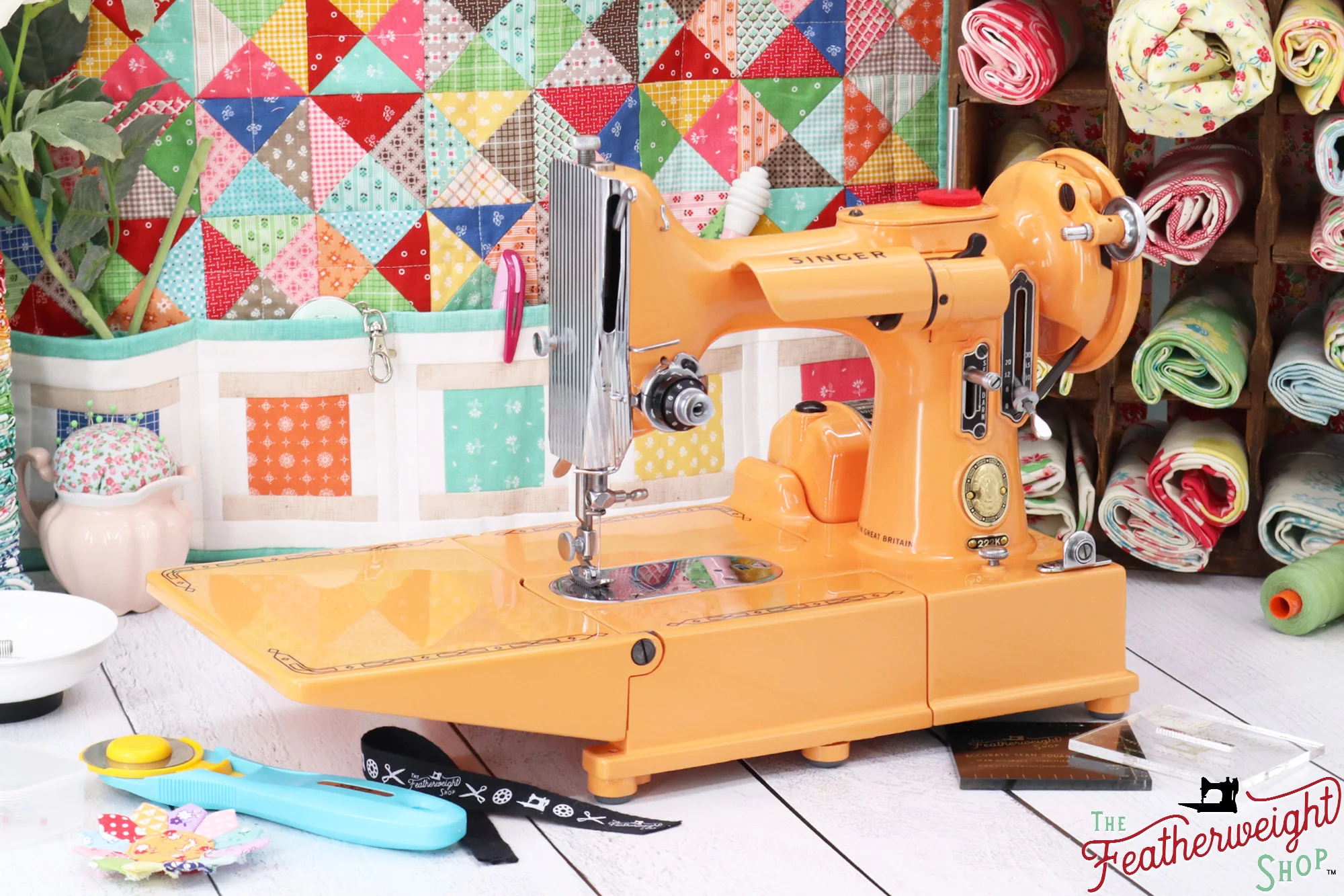 Singer Featherweight 222K EK3260** - Fully Restored in Happy Papaya - Image 5