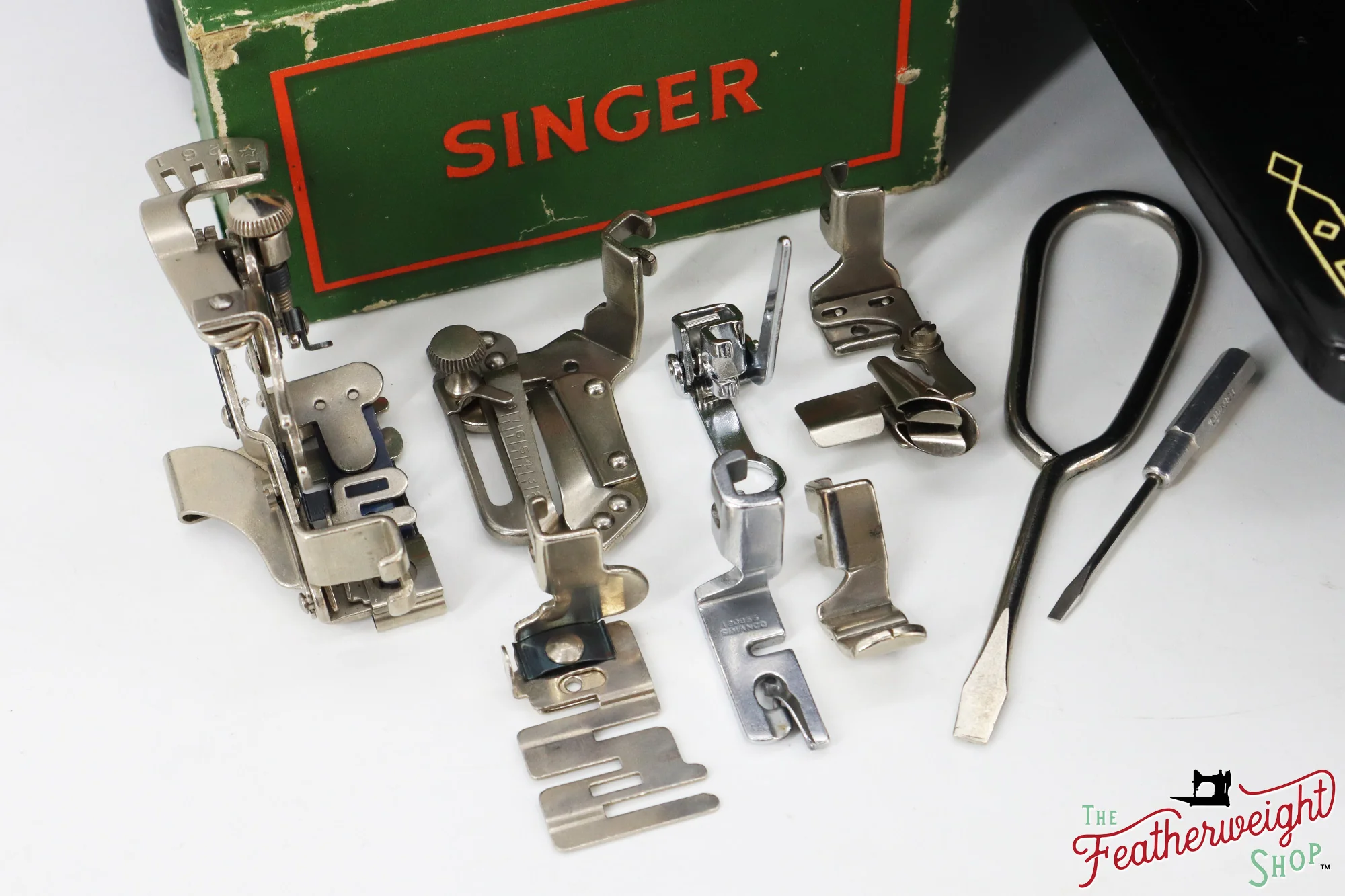 Singer Featherweight 222K Sewing Machine - EJ61707*, 1954 - Image 17