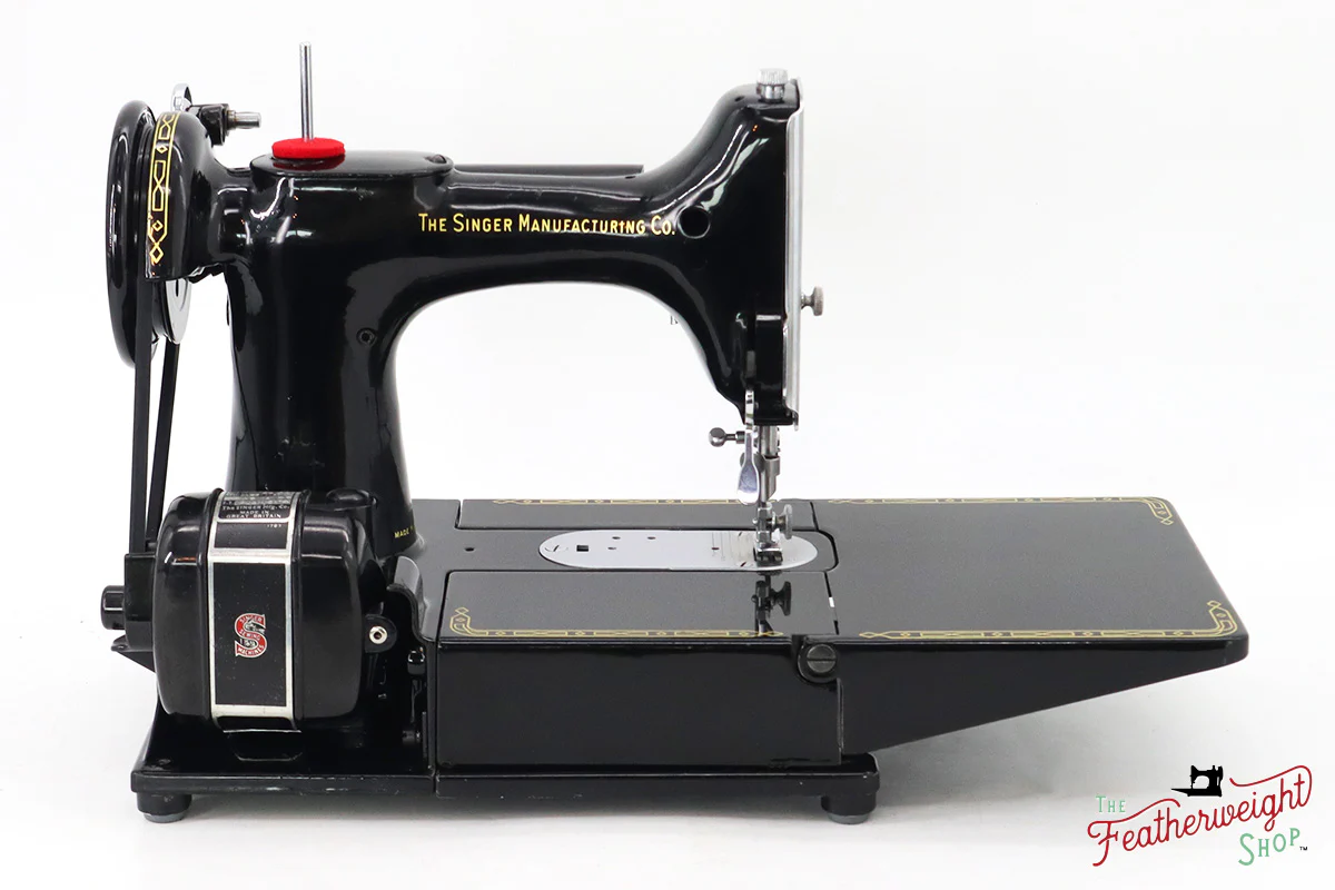 Singer Featherweight 222K Sewing Machine - EJ9102**, 1954 - Image 7