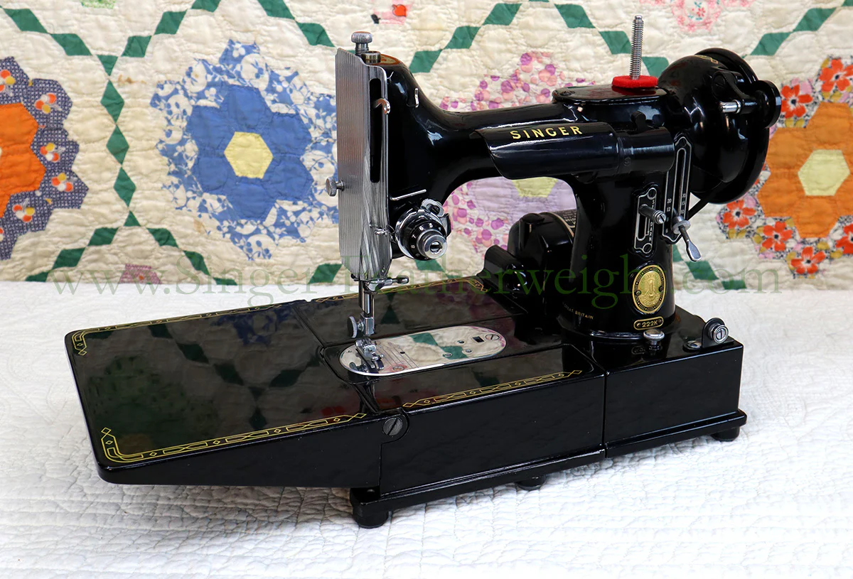 Singer Featherweight 222K Sewing Machine EK632** - Image 4