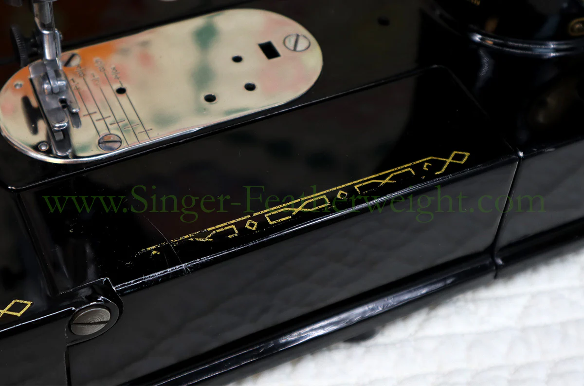Singer Featherweight 222K Sewing Machine EK636*** - Image 11