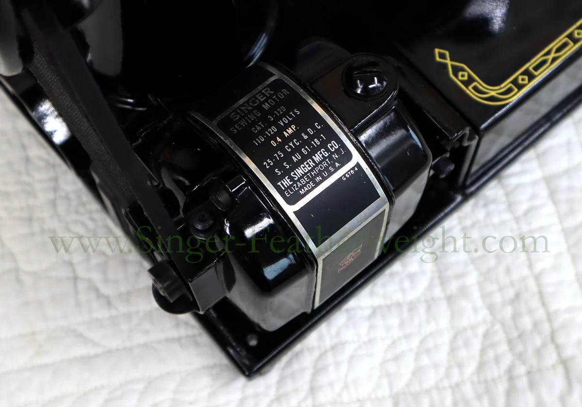 Singer Featherweight 222K Sewing Machine EK636*** - Image 14