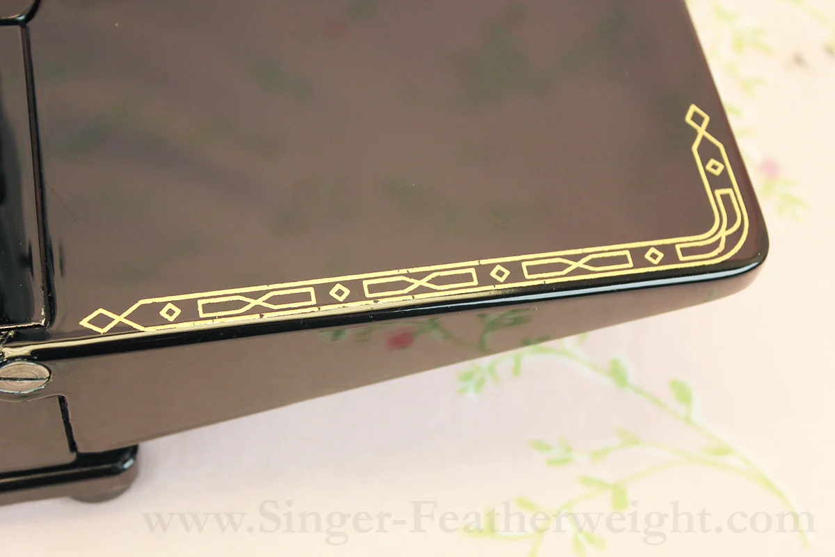 Singer Featherweight 222K Sewing Machine EM602*** - Image 11