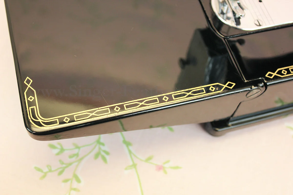 Singer Featherweight 222K Sewing Machine EM602*** - Image 9