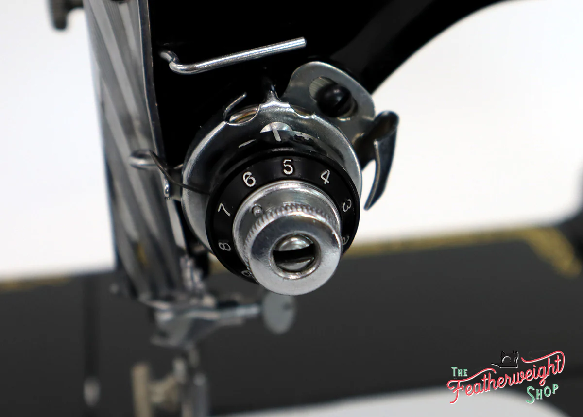 Singer Featherweight 222K Sewing Machine, RED "S" EP7600** - Image 16