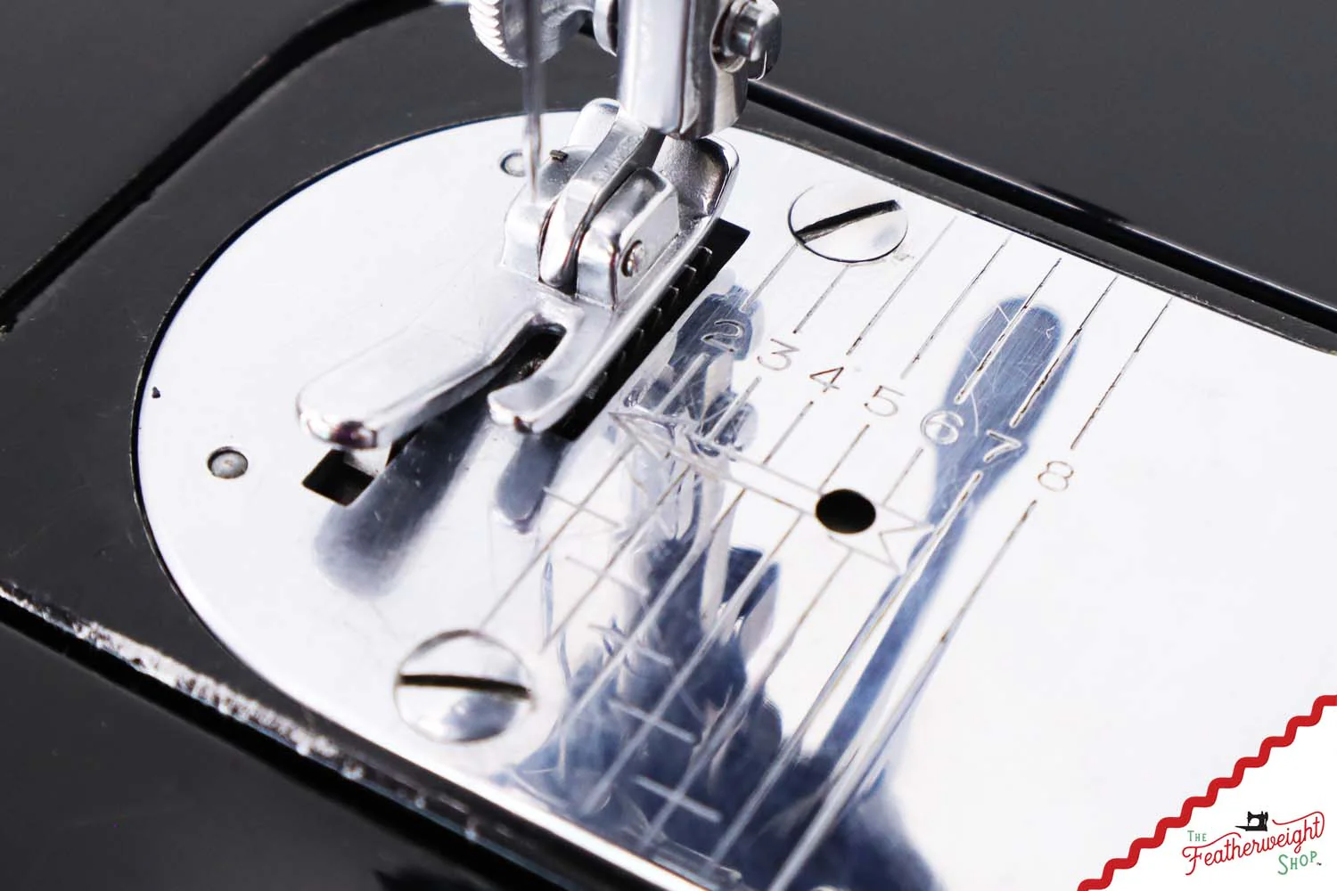 Singer Featherweight 222K Sewing Machine, Red 'S' - ER3179** - 1960 - Image 18