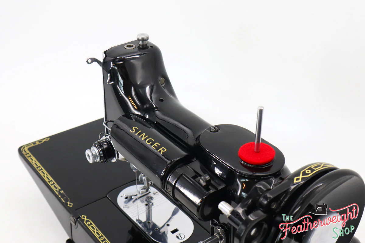 Singer Featherweight 222K Sewing Machine, Red 'S' - ER9004** - 1960 - Image 13