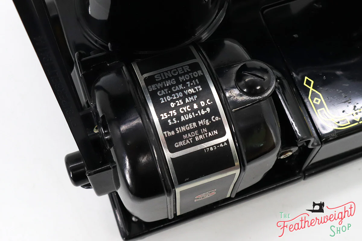 Singer Featherweight 222K Sewing Machine, Red 'S' - ER9004** - 1960 - Image 19