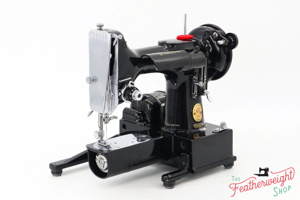 Singer Featherweight 222K Sewing Machine, Red 'S' - ER9004** - 1960 - Image 3