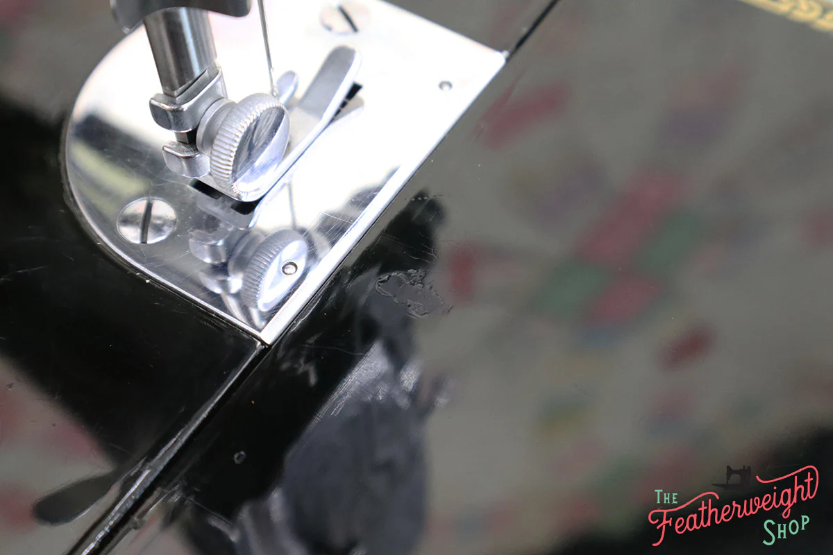 Singer Featherweight 221K Sewing Machine, French EF909*** - Image 10