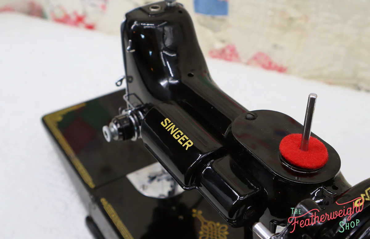 Singer Featherweight 221K Sewing Machine, French EF909*** - Image 14