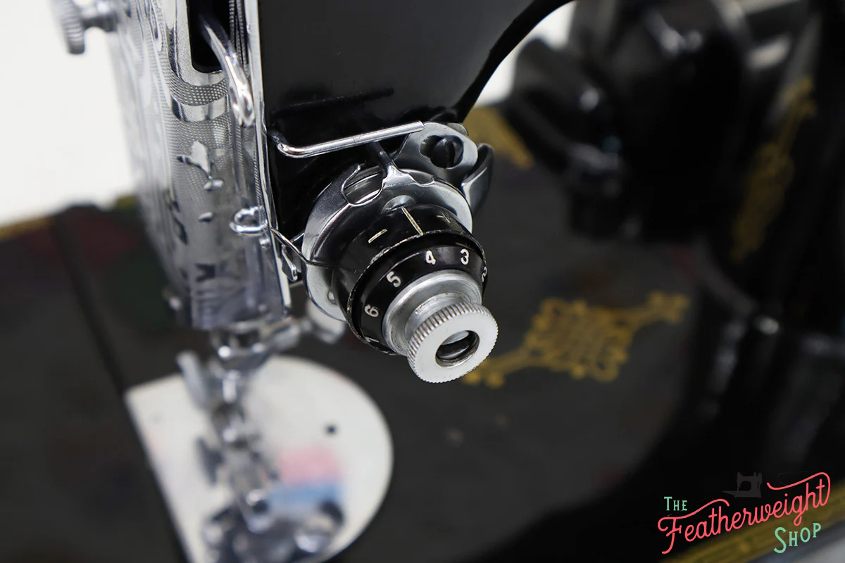 Singer Featherweight 221K Sewing Machine, French EF909*** - Image 16