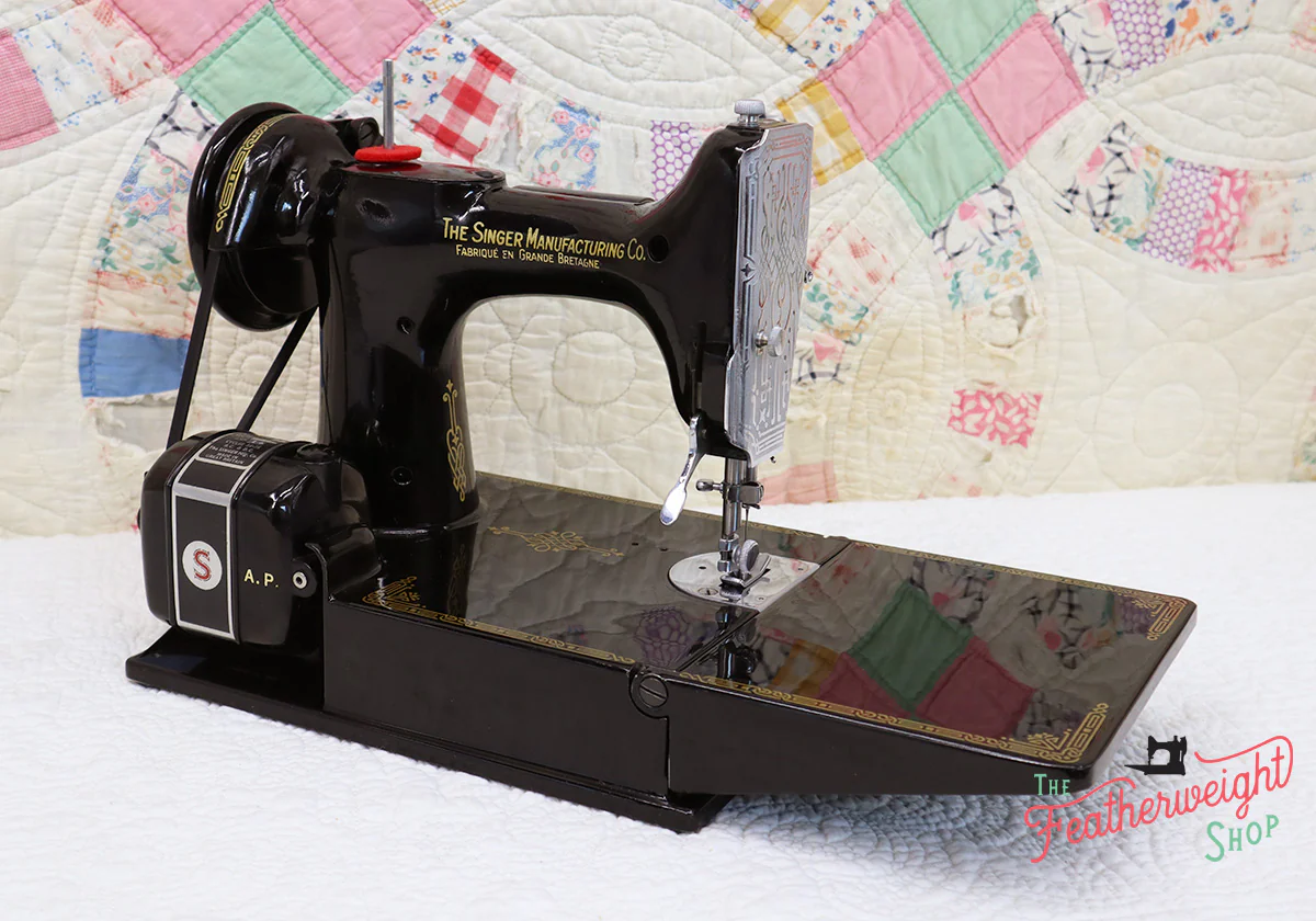 Singer Featherweight 221K Sewing Machine, French EF909*** - Image 6