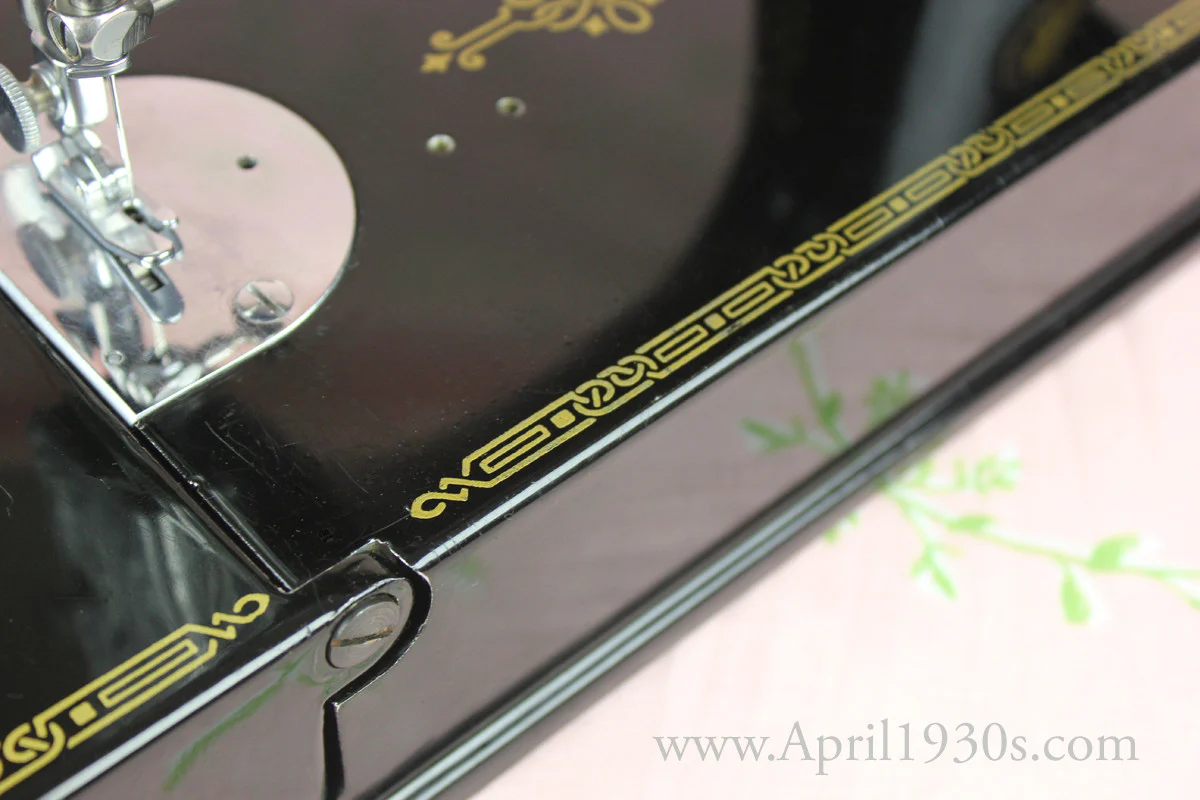 Singer Featherweight 221 Sewing Machine, French Centennial EG964*** - Image 17