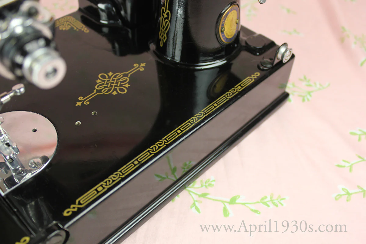 Singer Featherweight 221 Sewing Machine, French Centennial EG964*** - Image 18