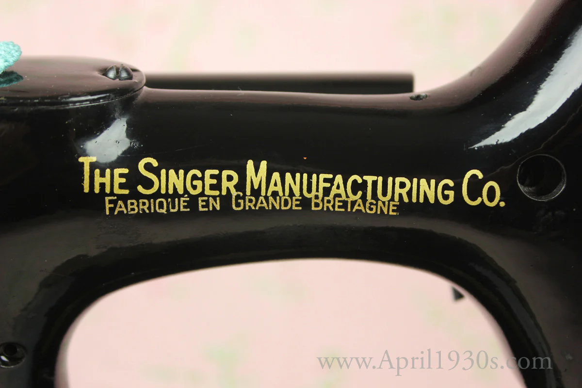 Singer Featherweight 221 Sewing Machine, French Centennial EG964*** - Image 22