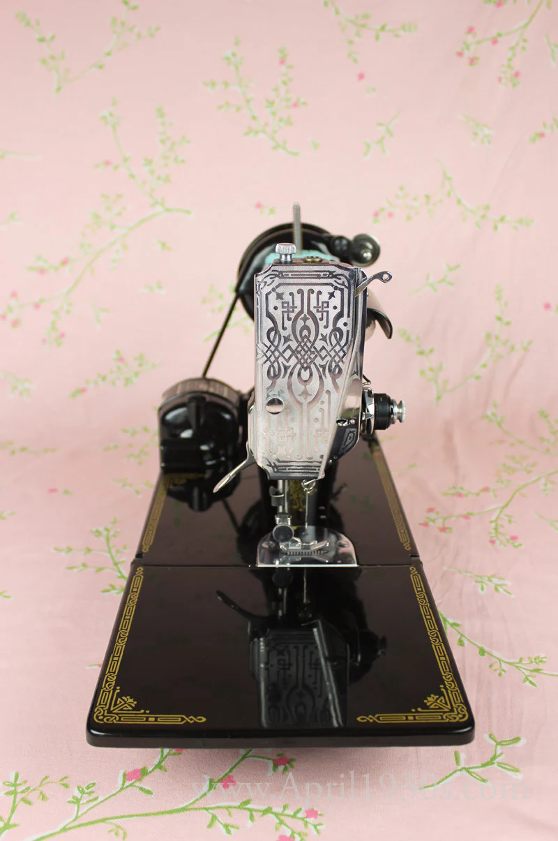 Singer Featherweight 221 Sewing Machine, French Centennial EG964*** - Image 3